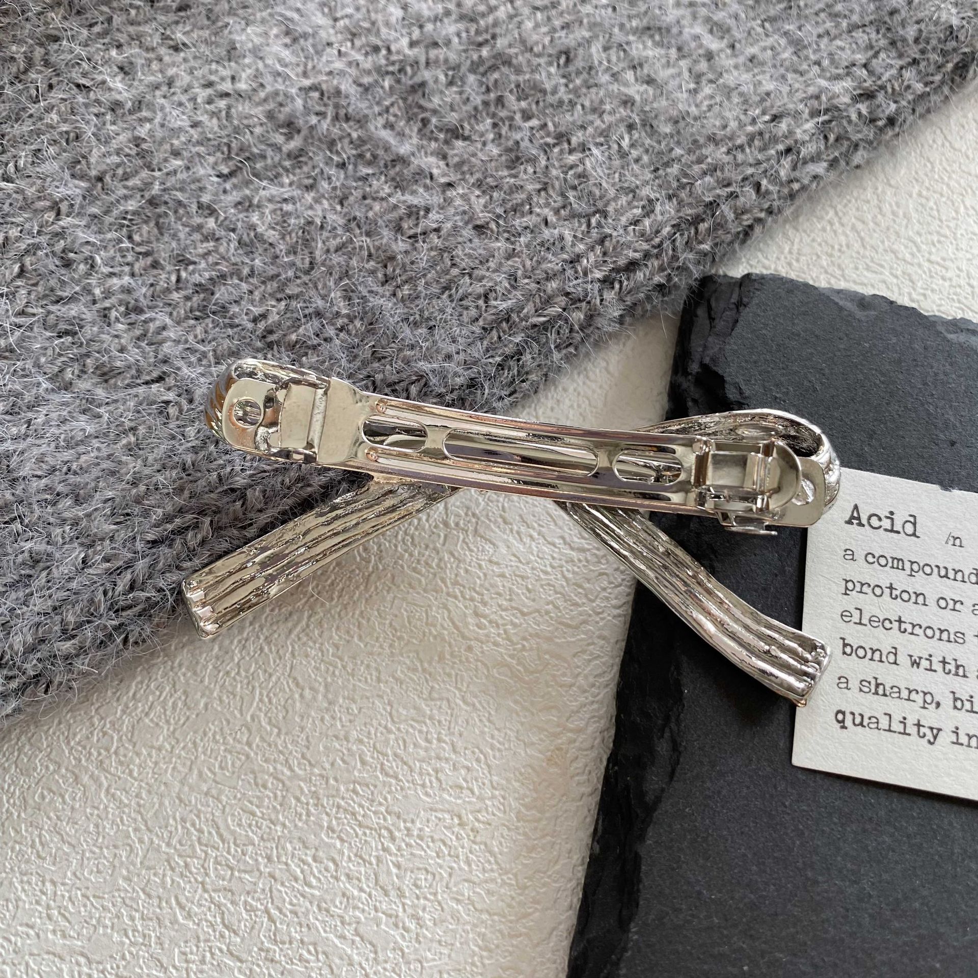 Brillo frío arco de metal simple estilo de cabello broche de mar adornamiento para el cabello coreano chica broche lateral broche broche