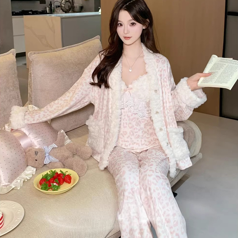 双面海岛绒睡衣女秋冬新款性感蕾丝吊带三件套装加厚保暖家居服