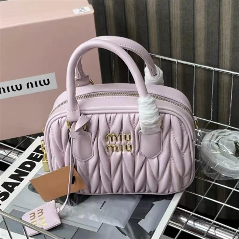MIU/ミュー 家製本革 ラムスキン プリーツ ボウリング ポータブル ミニ チェーン クロスボディバッグ マカロン|undefined