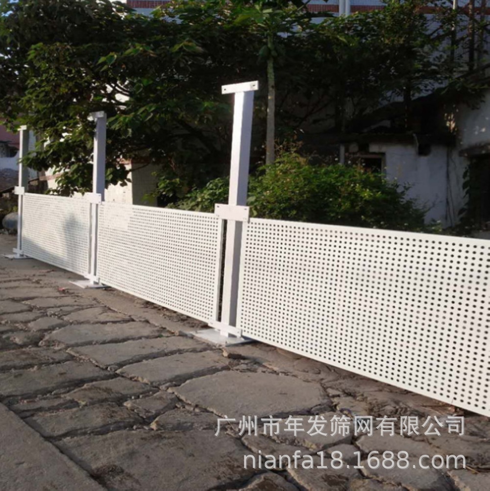 冲孔板护栏网 广州工厂直销海边城市防风施工防护围挡