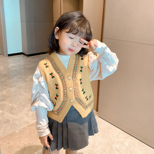 女童针织马甲外套秋季2023新款韩版儿童复古洋气外搭开衫宝宝上衣