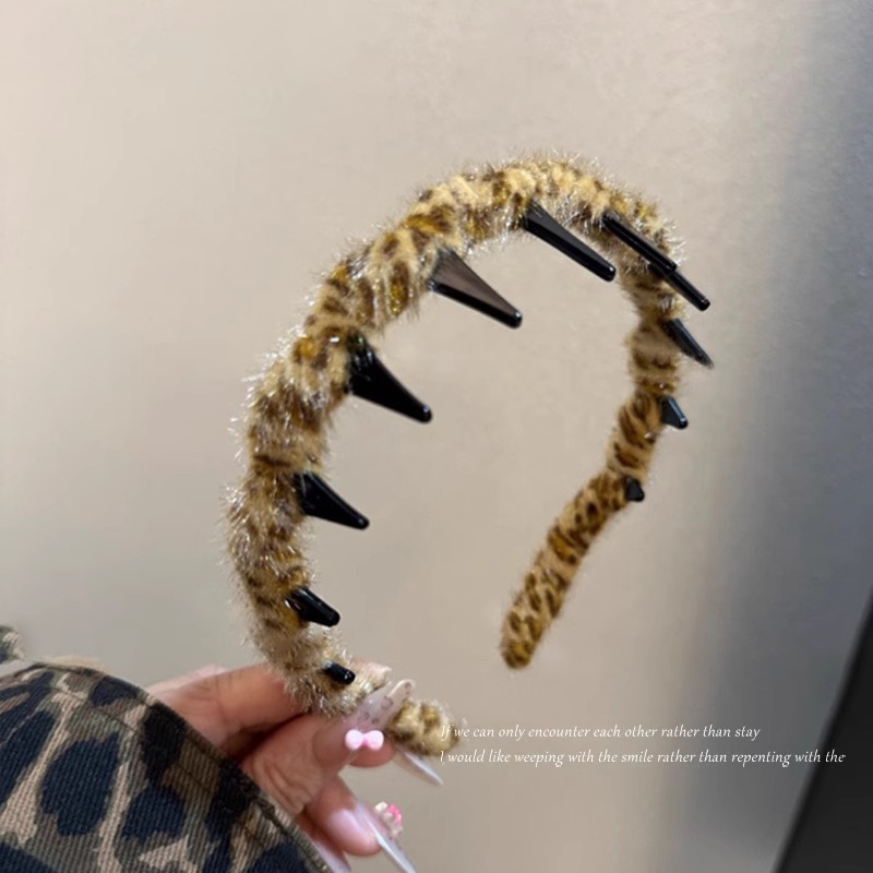 甘い豹の紋様は歯の波のカチューシャの女性の秋の髪の根のふわふわしている神器の顔を洗って圧力を抑えます。|undefined