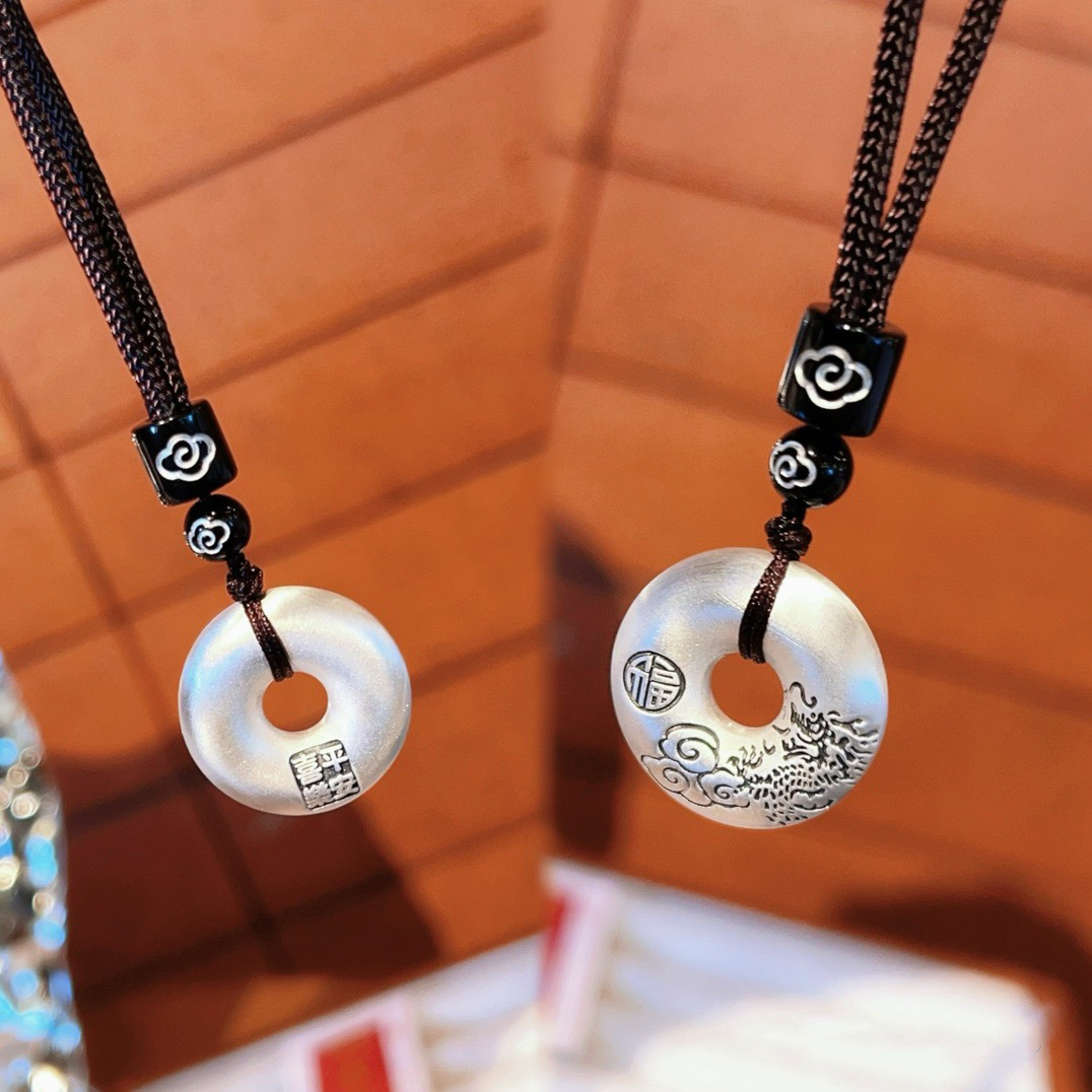 999 pie de plata Ping An alegría esmerilado sólido Ping An colgante de hebilla para hombres y mujeres ciento Fu Zodiac Collar de año del dragón