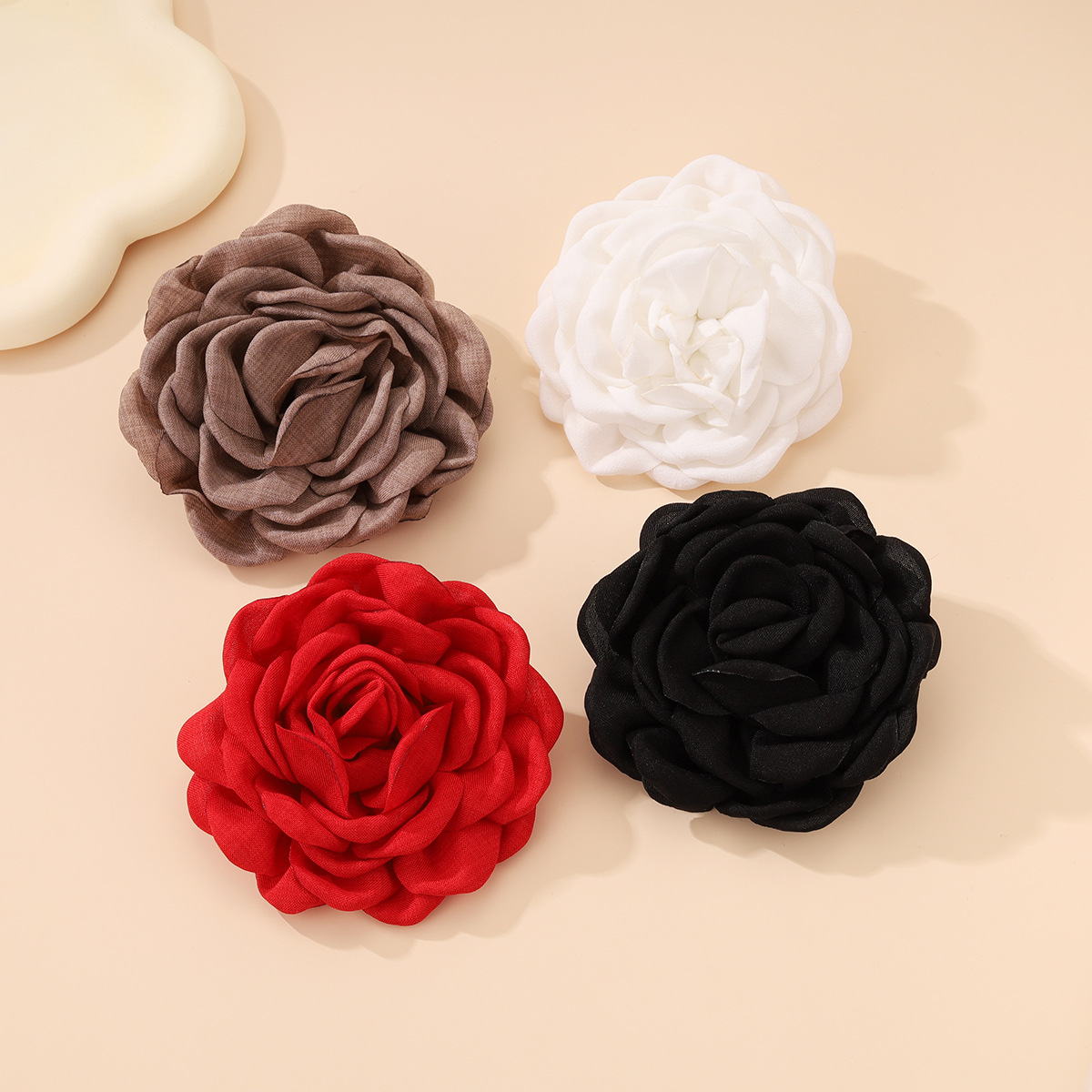 Tygblomma brosch för kvinnor elegant accessoar för höst och vinter_voghion.com