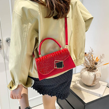 �͹��{�~�y�����Ů�ﶬƴɫС�����|�Іμ�б����r��ͨ�ڰ�