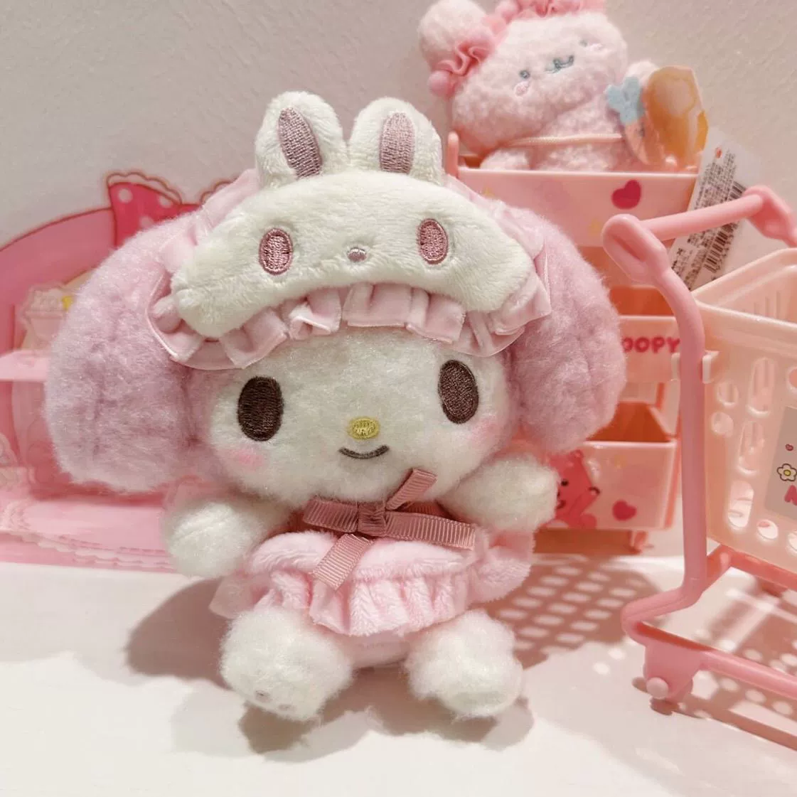 Плюшевый подвес (Hello Kitty) брелок-кукла с очками и маской для сна, розовый, маленький