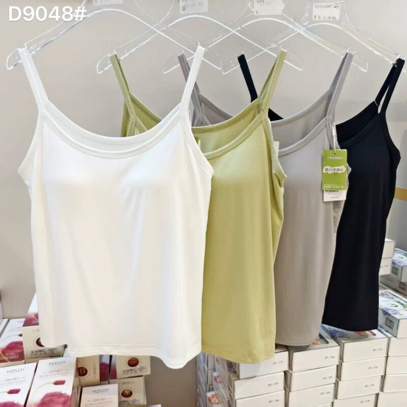 Loose-Fitting Women's Camisole with Built-In Bra Pads, New Thin Style for Summer 2026, Suitable for Wearing Outside or as Loungewear, Featuring a Beautiful Back Design Loose-Fitting Women's Camisole with Built-In Bra Pads, New Thin Style for Summer 2026, Suitable for Wearing Outside or as Loungewear, Featuring a Beautiful Back Design