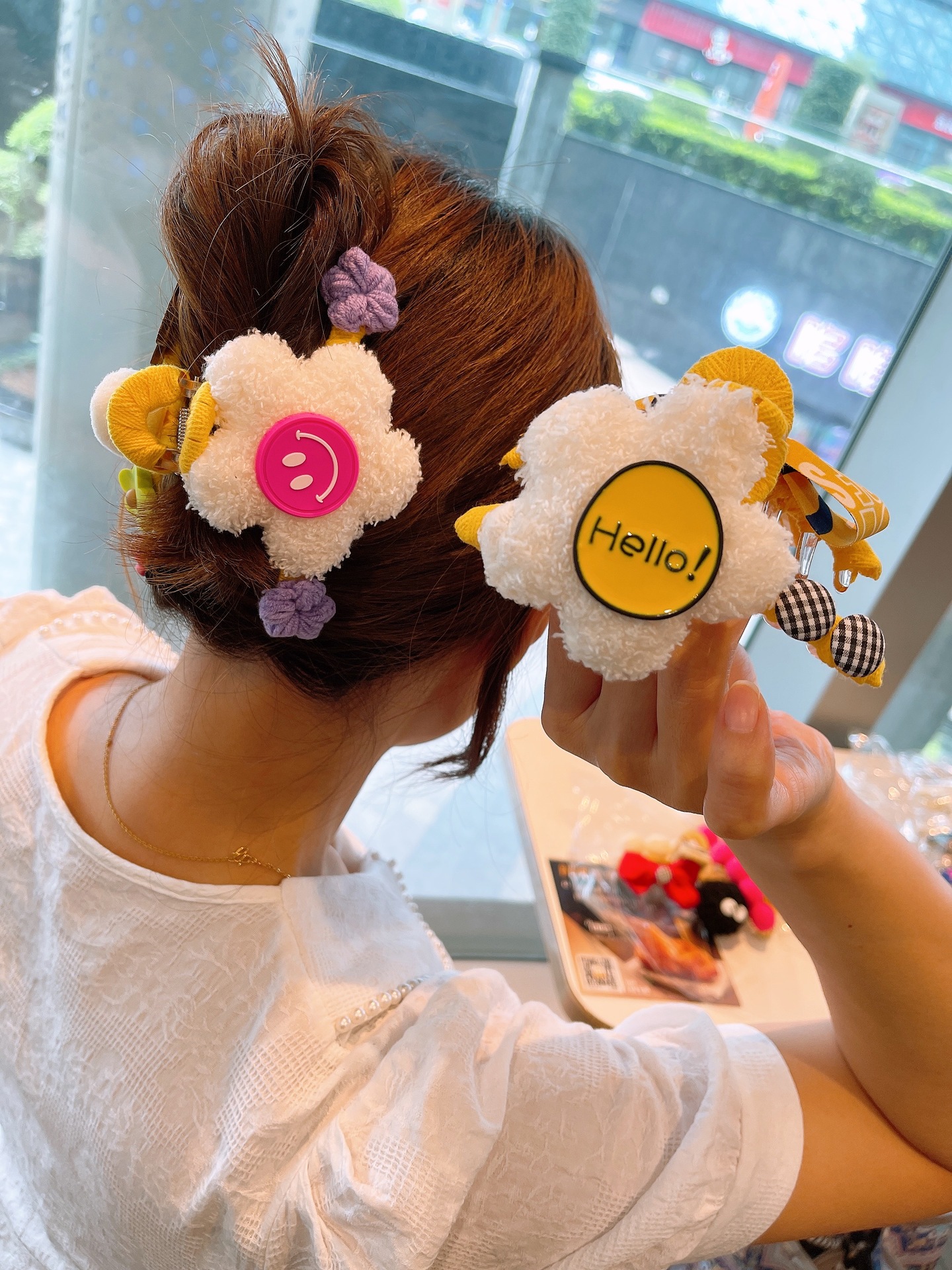 63g Weight Headwear Classification Birthday Occasion Flower Pattern Women'S Gender Retro Style Red, Yellow Color Autumn And Winter Cute Hairy Little Flower Smile Net Red Ins Clip Back Head Cute Heart Girl Clip Head Jewelry 无
