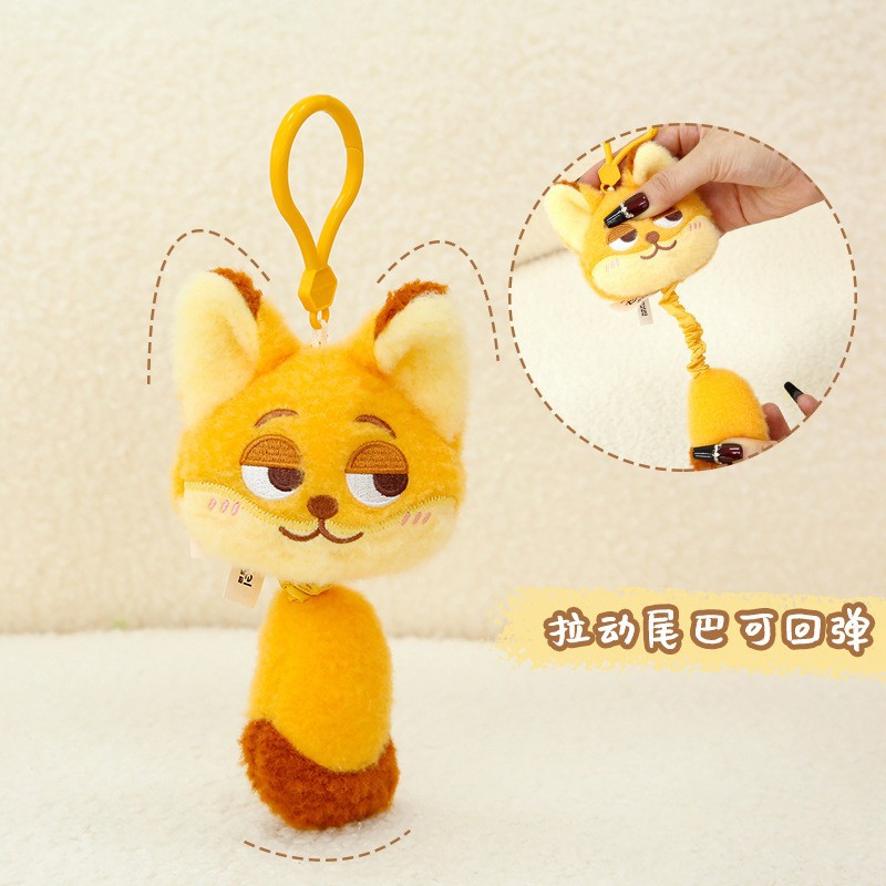 Genuine Disney autorizó la nueva muñeca de peluche Strawberry Bear Pooh Stitch juguete colgante de tres ojos