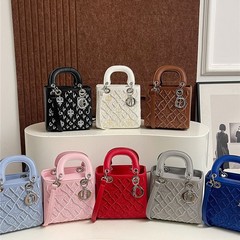 2025新款女包高颜值刺绣戴妃包挂件时尚手提斜挎单肩轻奢小香风包