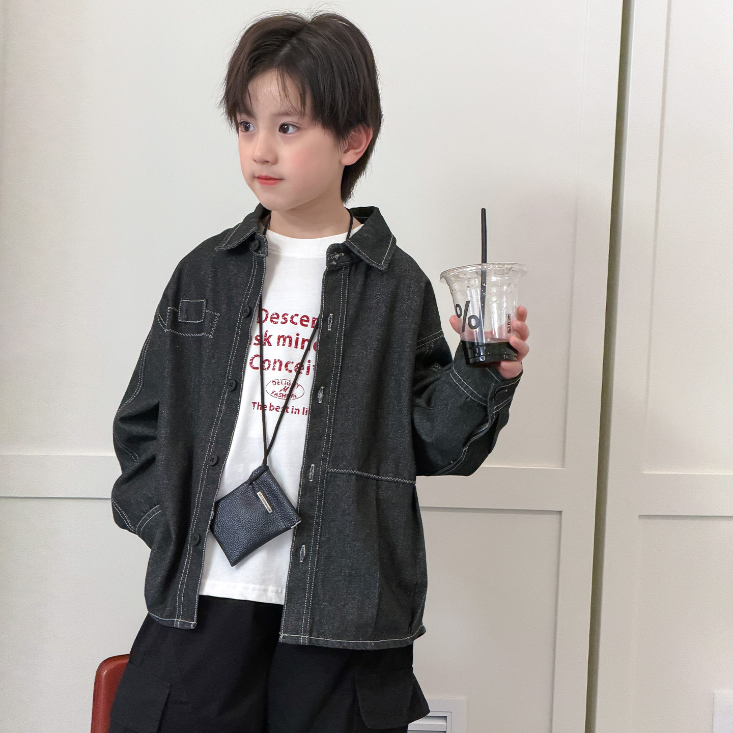 Camisas de vaqueros para niños camisas de manga larga primavera y otoño 2026 primavera nueva chaqueta de niño pequeño chaqueta casual