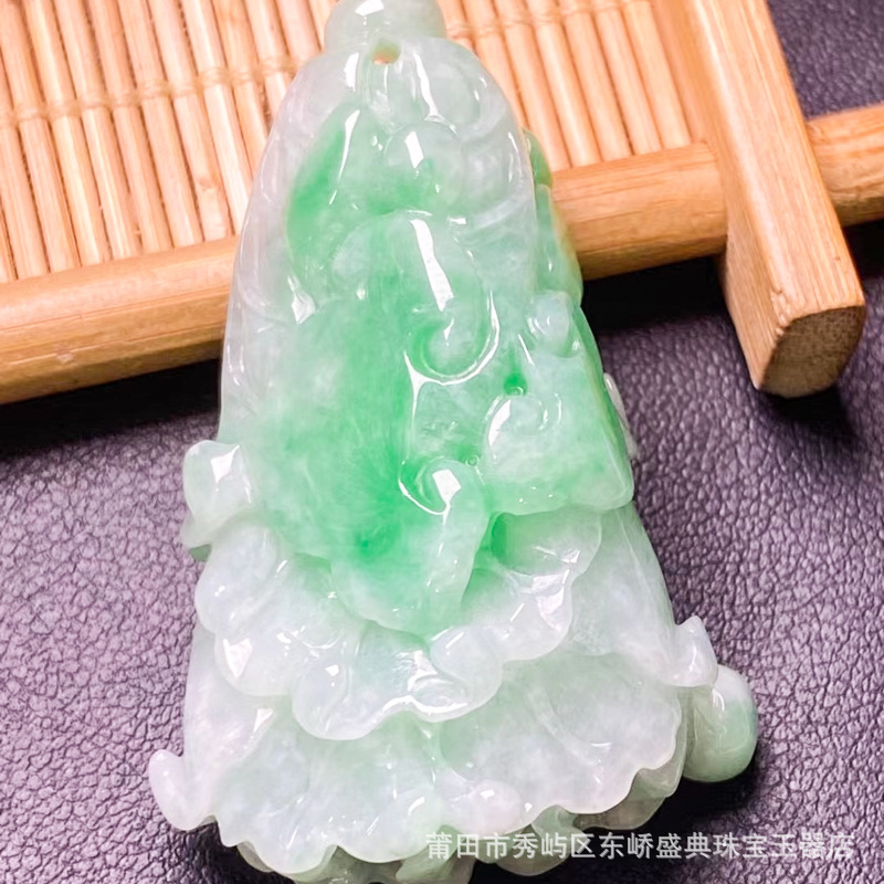 抖音货源批发缅甸天然翡翠吊坠A货糯种 玉白菜玉吊坠挂件带证书