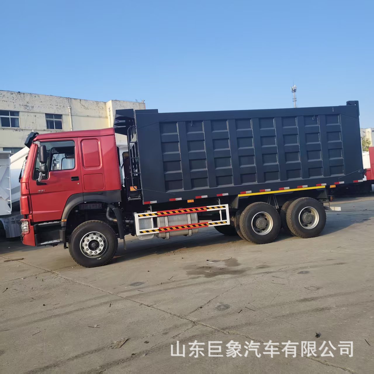 Cross-border sales: Howo dump truck, eight-wheel dump truck for transporting construction waste, 371 horsepower