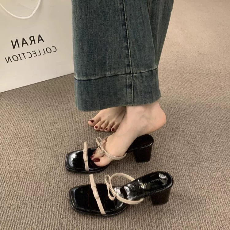 Женские босоножки на высоком каблуке с одним ремешком из лакированной кожи в стиле феи, новинка лета 2025 года, квадратный носок, толстый каблук, открытый носок