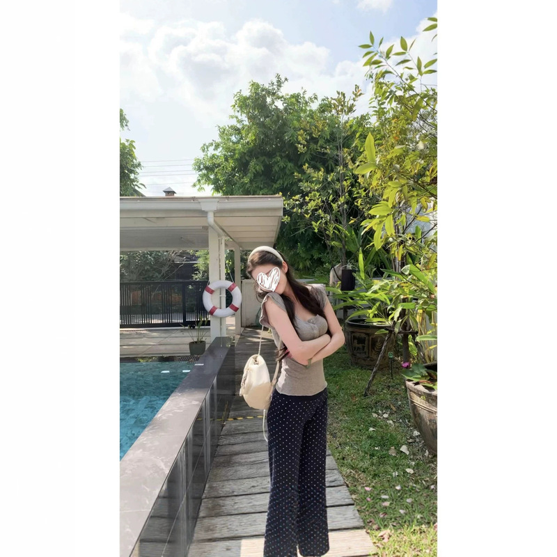 Summer Tea Break Style Outfit: Gray Buttoned Design, Ruffled Short Sleeves, Slim Fit, Versatile for Work and Dates, Unique Top