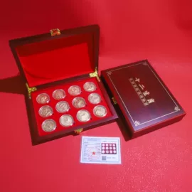 金属工艺品;钥匙扣及钥匙扣配件;钥匙扣