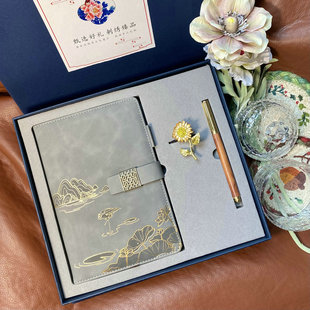 New National Fashion Hot Stamping Office Notebook Exquisite Brooch Holiday Business Accompanying Gift Box suit for foreigners