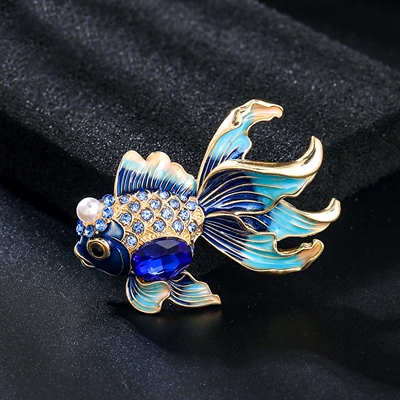 Cute goldfish brooch with creative blue rhinestones and gradient enamel painting, suitable for decorating clothing and jackets (Yaxa sancaqları) - kc-gold-blue-goldfish
