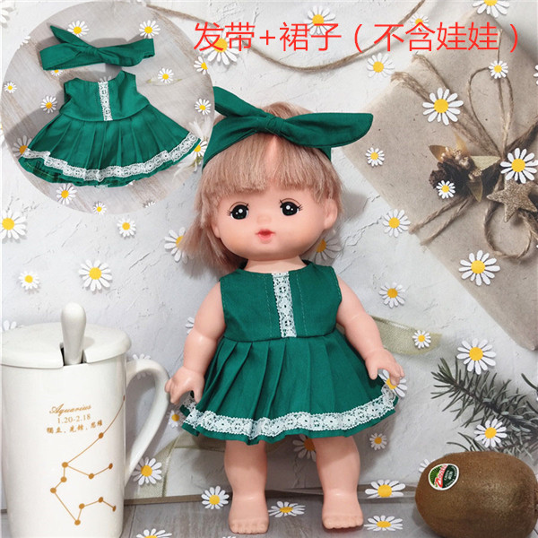 複数の米露楽吉児の小美楽人形は服の部品の看護師服の背もたれのズボンの量が大きいです。