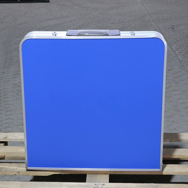 Комбинация сейсмостойких спасательных столов и стульев