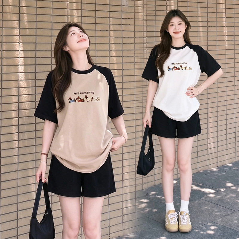 Maternity Summer Set with Cute Dachshund Print, Raglan Short-Sleeve T-Shirt, Maternity Shorts for Home Wear, Everyday Outfit Maternity Summer Set with Cute Dachshund Print, Raglan Short-Sleeve T-Shirt, Maternity Shorts for Home Wear, Everyday Outfit
