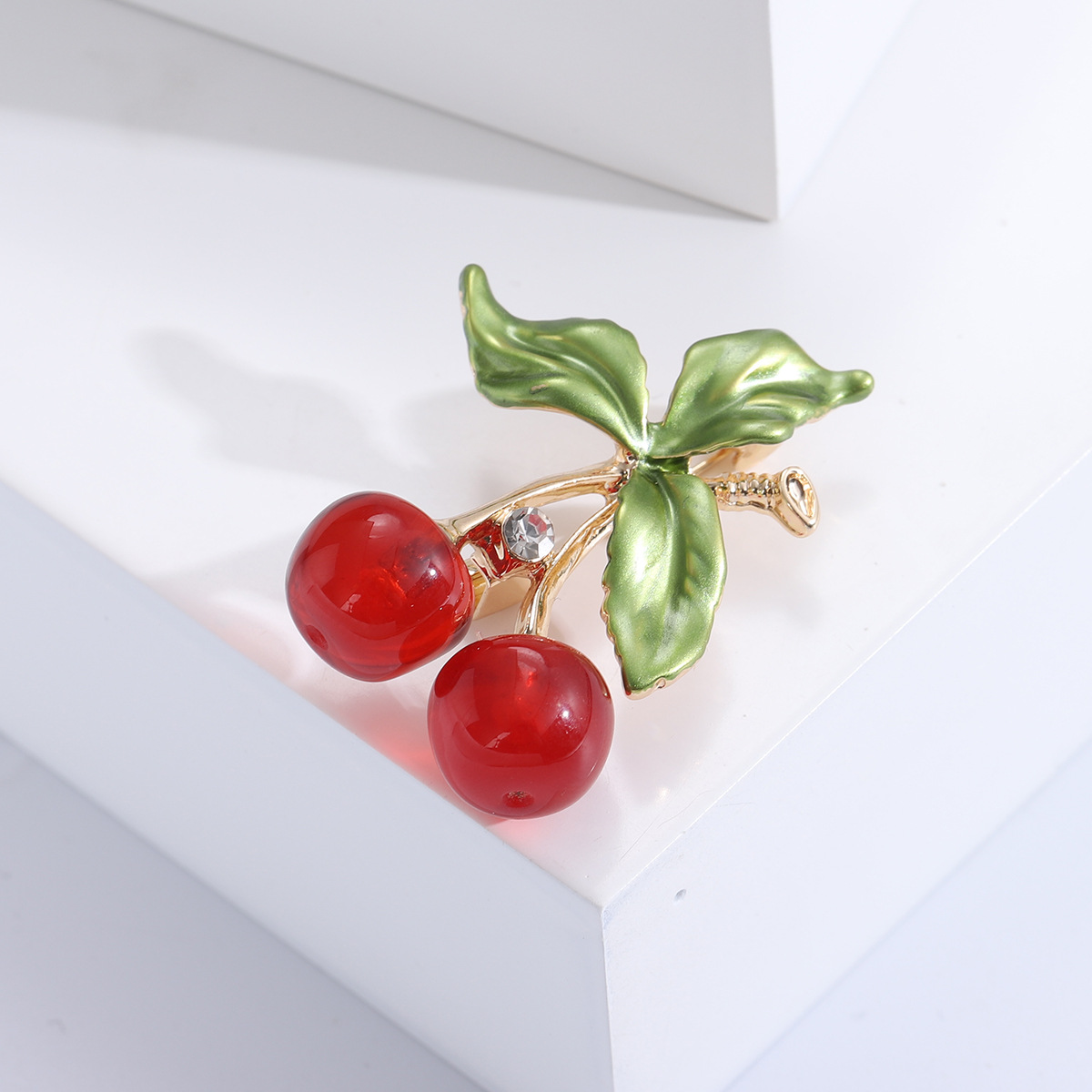 New Japanese and Korean alloy enamel rhinestone cherry fruit brooch simple fashion ladies dress corsage jewelry pin