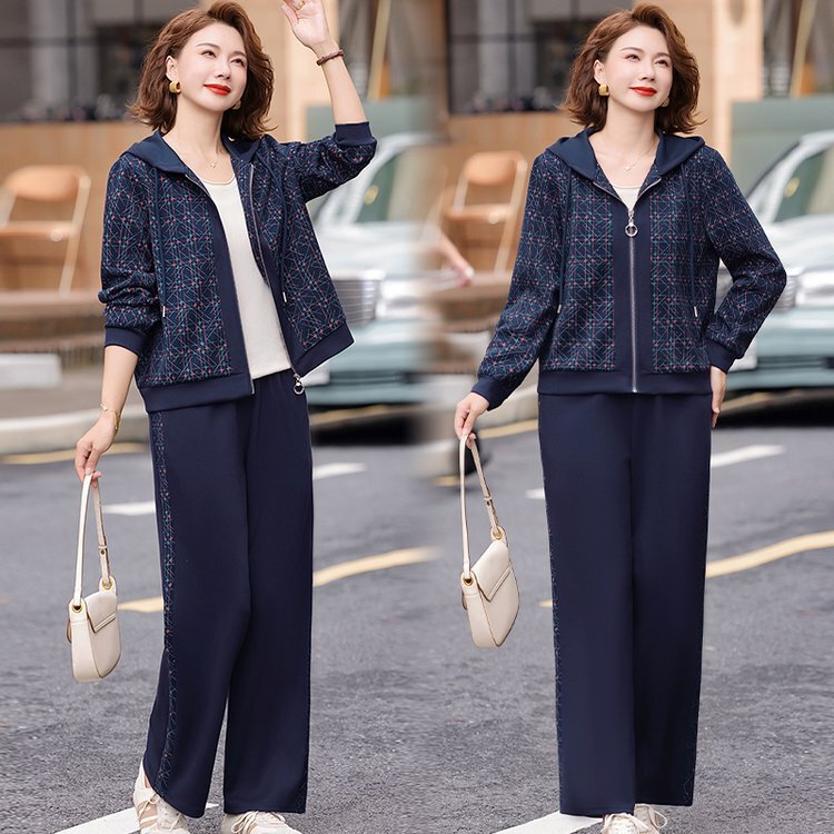 Mom's Sportswear Set, Middle-Aged and Elderly Stylish Mother-In-Law Outfit, Two-Piece Suit, New Middle-Aged Women's Clothing, Autumn Clothing Mom's Sportswear Set, Middle-Aged and Elderly Stylish Mother-In-Law Outfit, Two-Piece Suit, New Middle-Aged Women's Clothing, Autumn Clothing