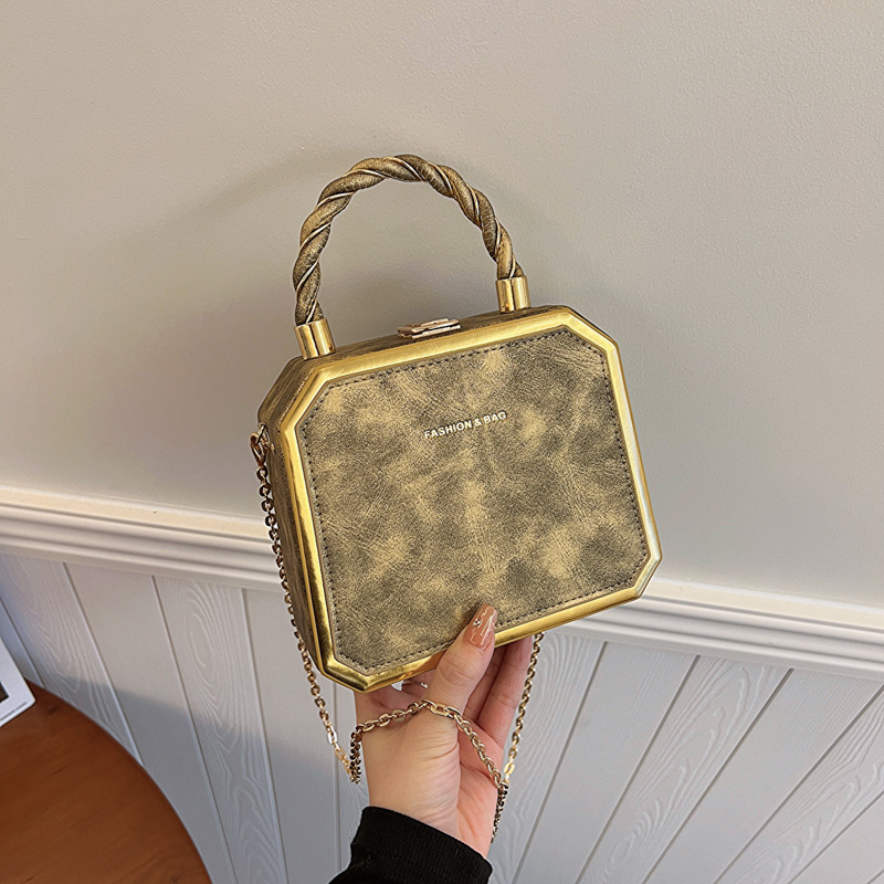Bolsos al por mayor transfronterizos para mujer 2023 nuevo estilo estilo estilo occidental casual simple bolso de caja bolso de cadena mensajero bolso de axila