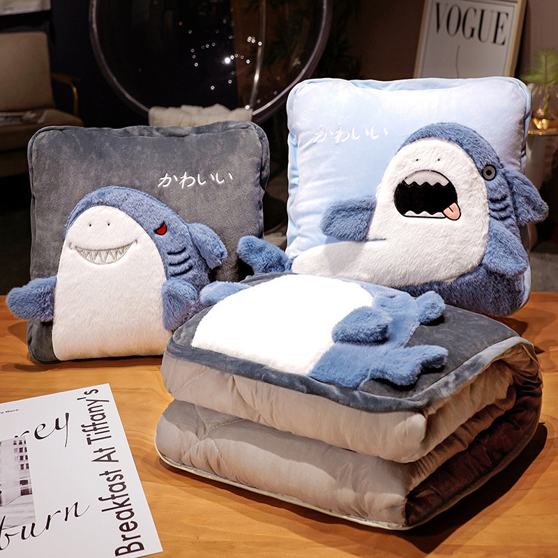 卡通鲨鱼抱枕被两用二合一批发 办公室靠垫盖毯舒适水洗棉午睡毯
