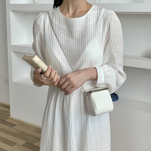 Cute coin wallet fashionable mini crossbody chain bag new niche clip bag versatile lipstick headphone bag