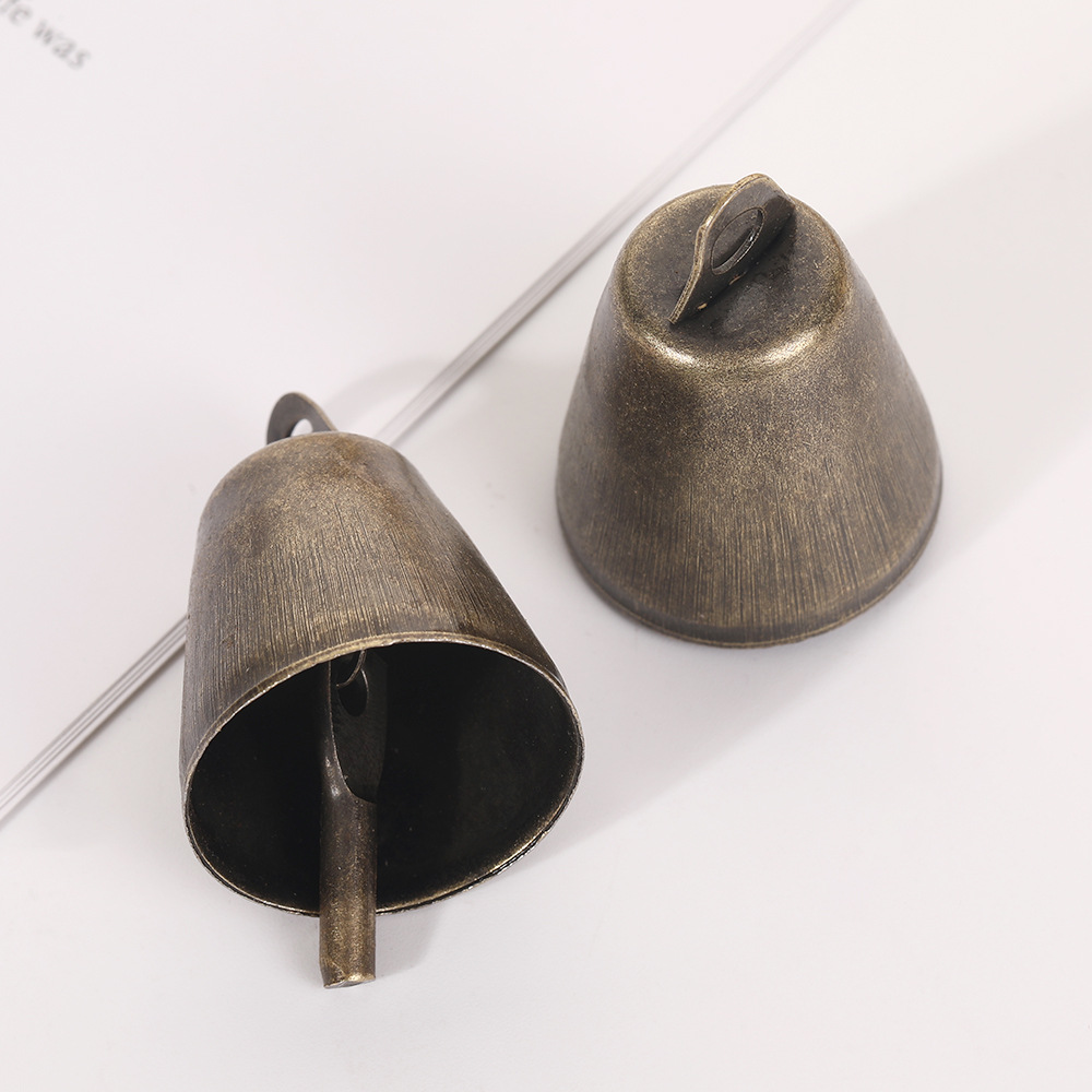 2.6 Tall And Thick Christmas Tree Decoration Open Horn Bell Antique Brass Hand-Shake Metal Wind Chime Pendant DIY_voghion.com