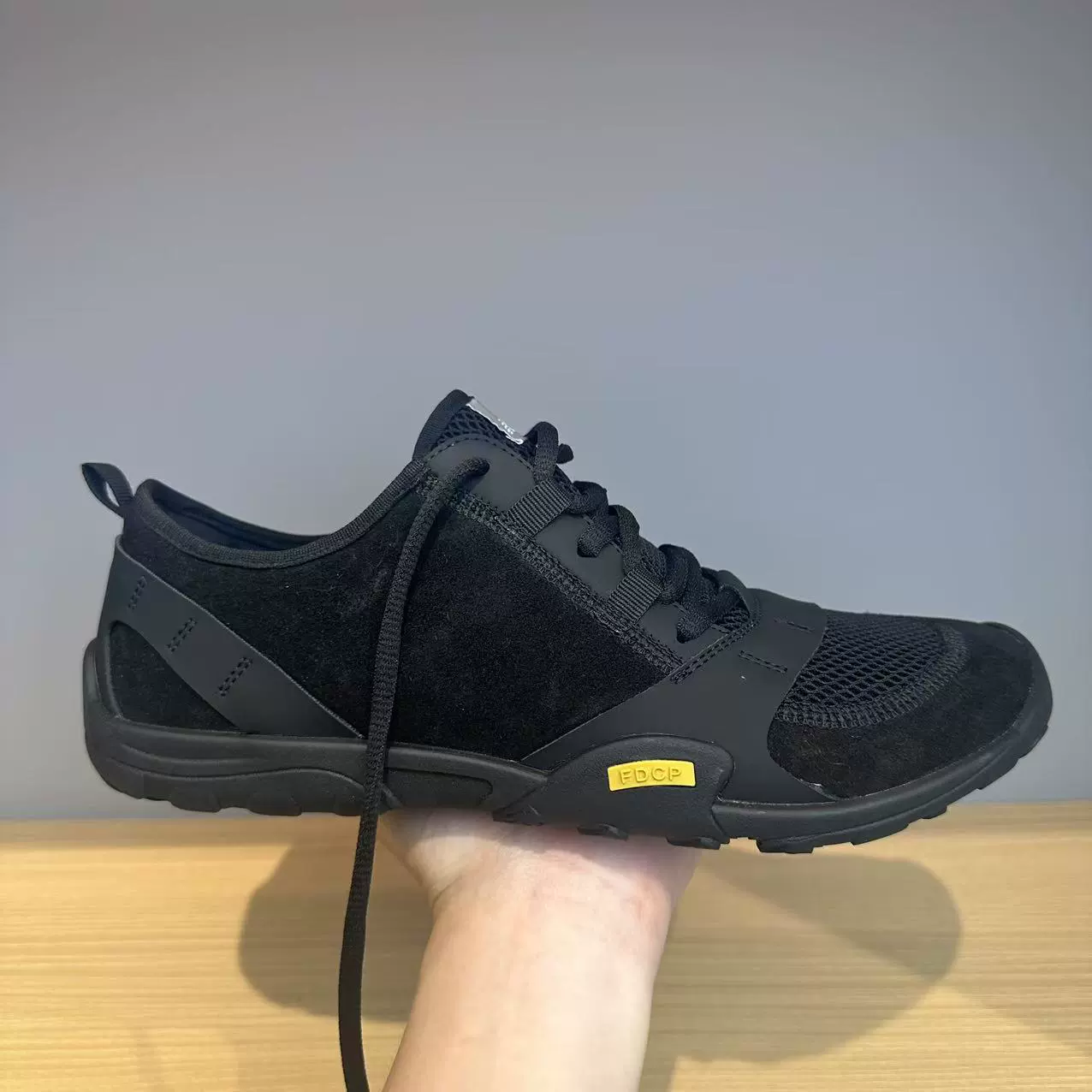 Модные популярные нишевые легкие кроссовки с низким берцем на тонкой подошве, повседневные кроссовки для бега, дышащие сетчатые туфли на плоской подошве 44424-M