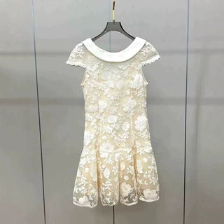 2026夏季新款法式纯欲风蕾丝刺绣露背收腰显瘦短袖连衣裙女气质