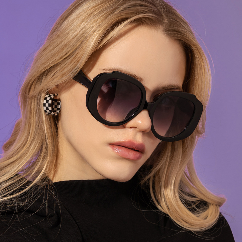 New Round Large Frame Candy-colored Geometric Sunglasses Wholesale display picture 4