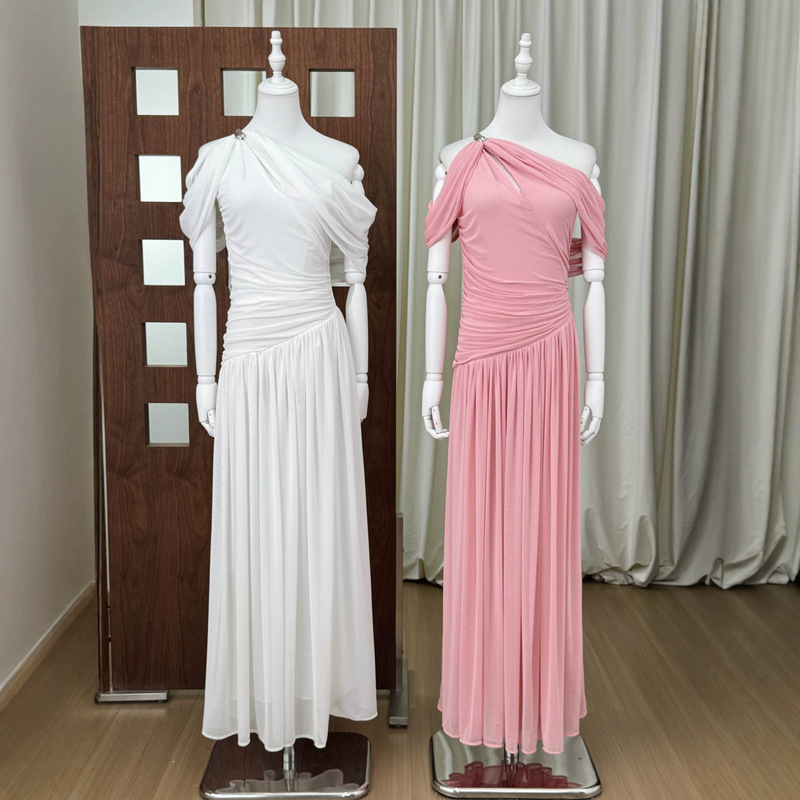 French-Style Sexy and Pure Desire-Inspired One-Shoulder Dress for Women, Summer High-End Resort Style, Stunning and Beautiful Long Dress