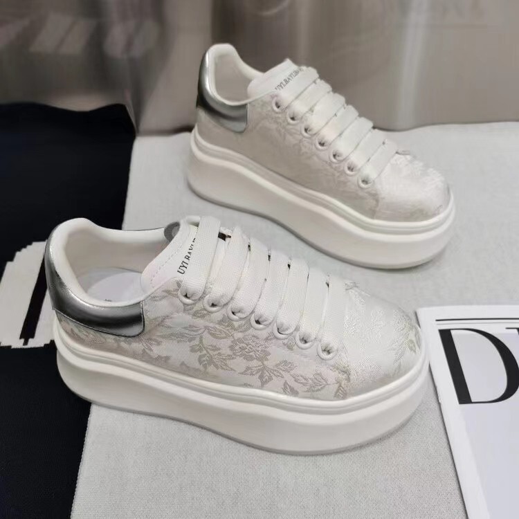 Thick-Soled Height-Increasing White Shoes for Women 2025 Summer New National Trend Versatile Sneakers College Style Petite Super Popular Women's Shoes Thick-Soled Height-Increasing White Shoes for Women 2025 Summer New National Trend Versatile Sneakers College Style Petite Super Popular Women's Shoes