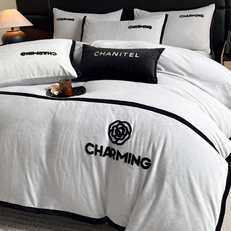 High-end A leche de lana de cuatro piezas de invierno otoño cálido bebé de lana de coral grueso sábanas de lana de cama cubierta cama