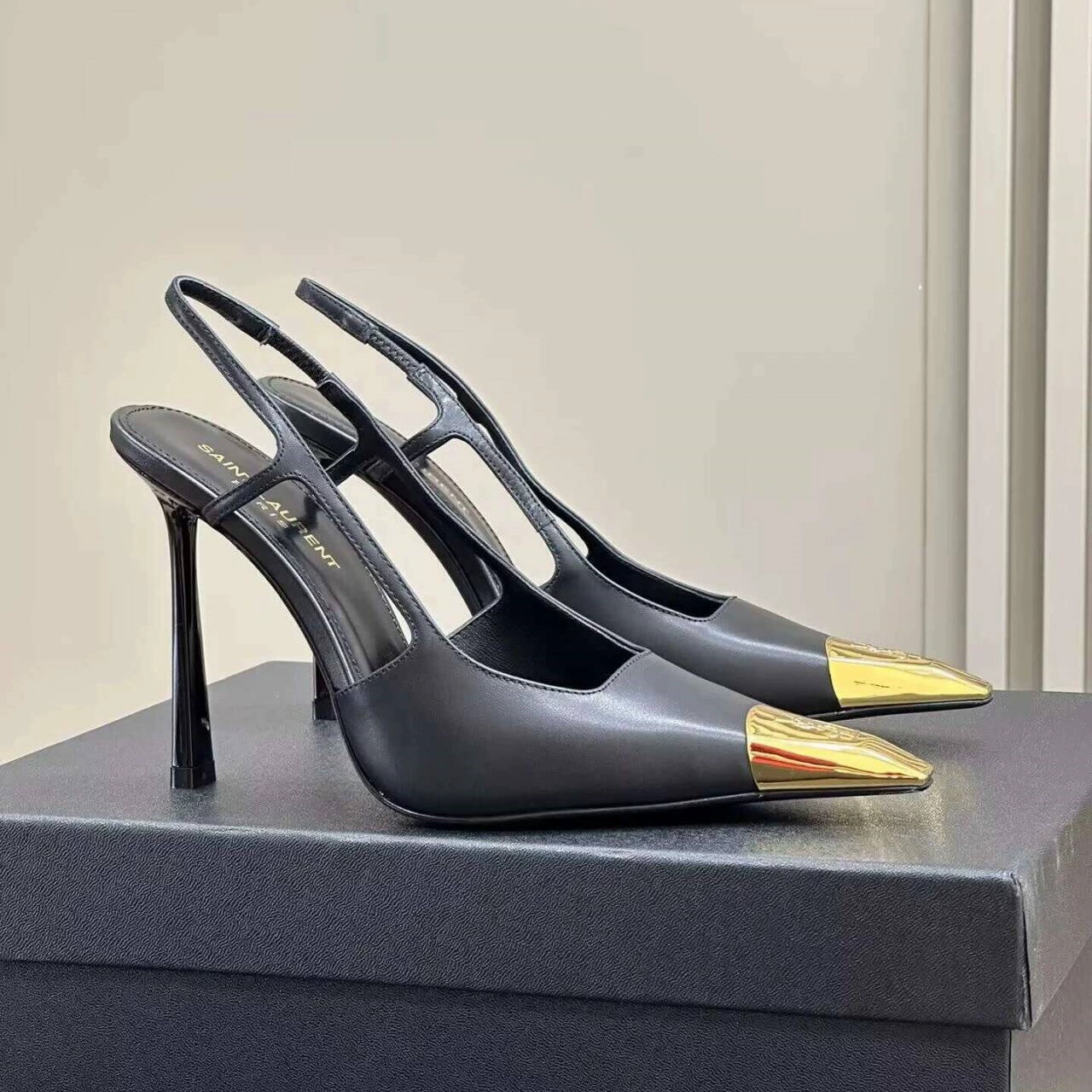 Лето 2023, сандалии на шпильке с острым носком в европейском и американском стиле, женские сексуальные туфли на высоком каблуке с подкладкой из микрофибры и резиновой подошвой