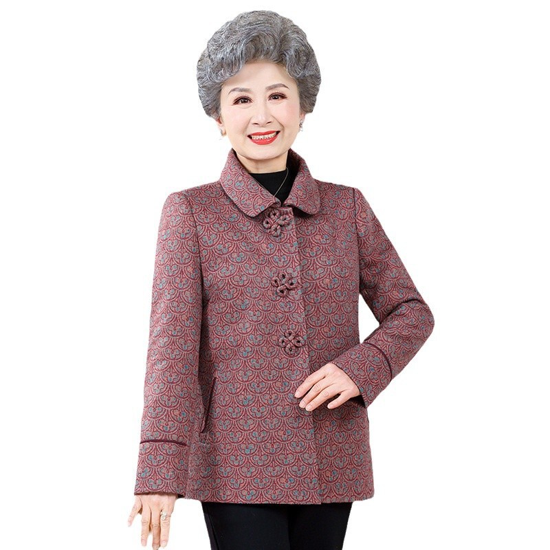 おばあさんの秋の服の毛はコートの中でお年寄りの洋気のお母さんはゆったりと服のおばあさんの女性の春秋のコートに行きます。|undefined