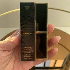 【カウンター同スタイル】T's ブラック ペイント チューブ リップスティック マット モイスチャライジング リップスティック 3g ブラック チューブ ソフト マット メイクアップ ベルベット