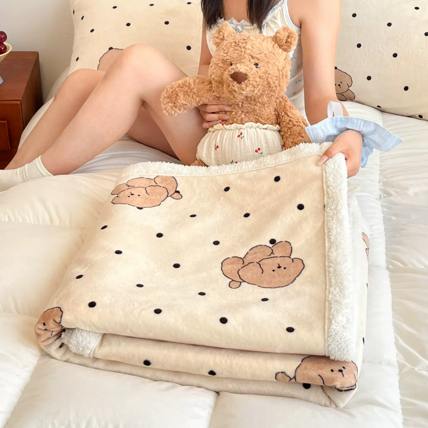 2025新款日韩小清新风羊羔绒+牛奶绒卡通加厚毛毯沙发毯盖毯