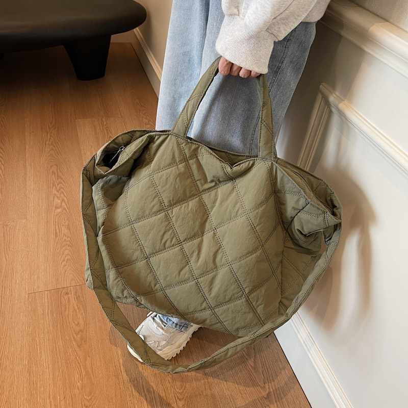 Bolso de algodón de gran capacidad de invierno para mujer 2024 nuevo bolso de mano rombo de nailon casual bolso de mensajero de un solo hombro