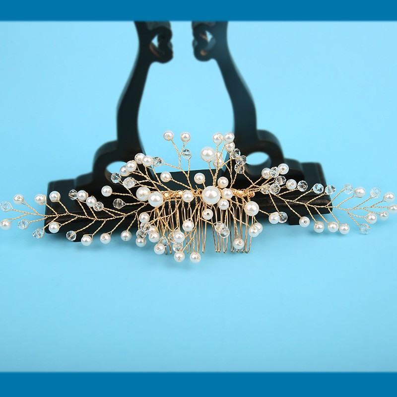 AliExpress nupcial peine del pelo tocado europeo cristal flor imitación perla hecha a mano pelo enchufe banquete de boda accesorios al por mayor