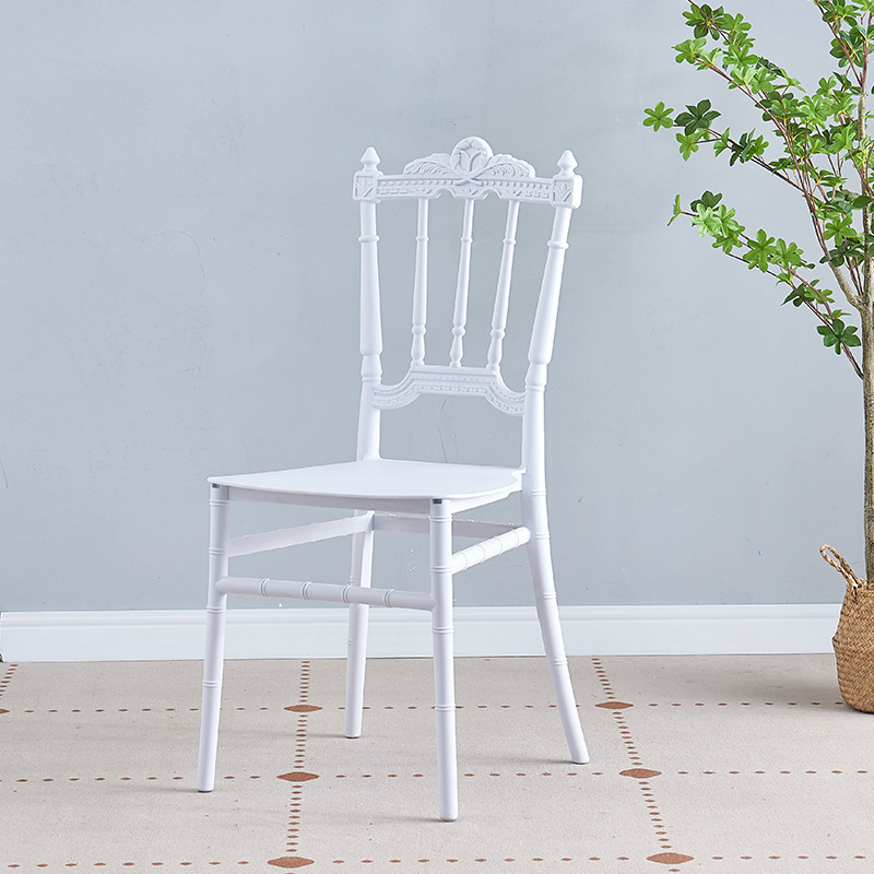 Fabricantes de sillas de bambú, césped al aire libre para bodas, sillas de comedor, sillas de plástico casuales, sillas blancas PP