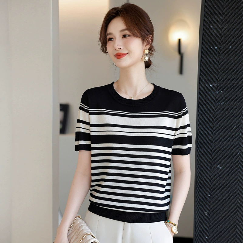 Летний вязаный свитер для мамы среднего возраста