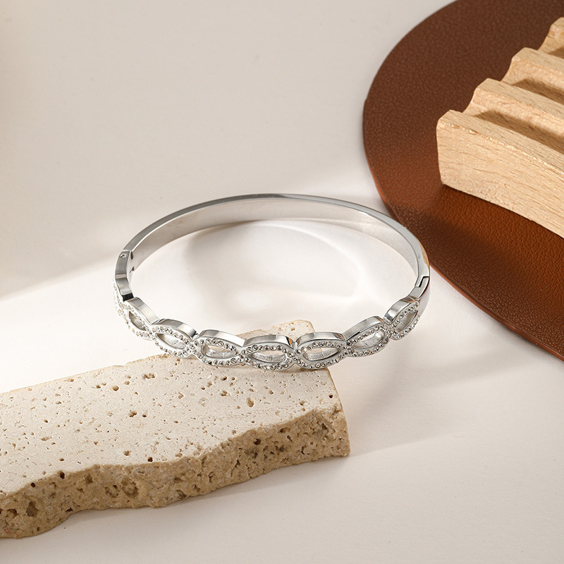 Diamond Encrusted Bracelet Stainless Steel Luxury Bangle For Women_voghion.com
