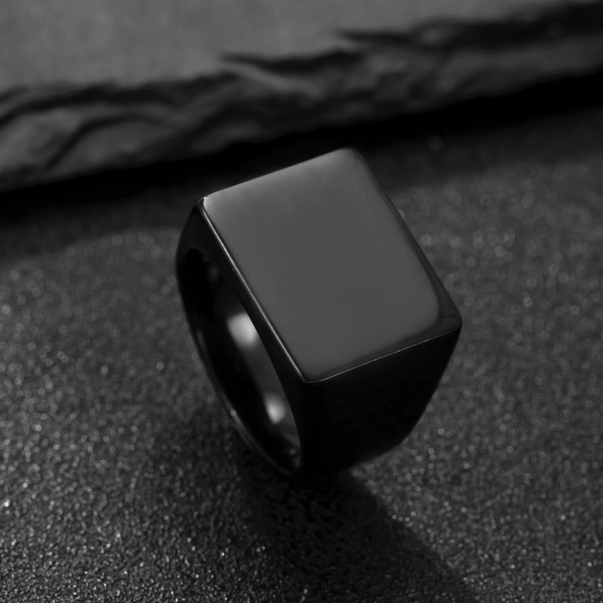 Anillo de acero inoxidable transfronterizo europeo y americano fundido brillante anillo rectangular láser logotipo grabado joyas