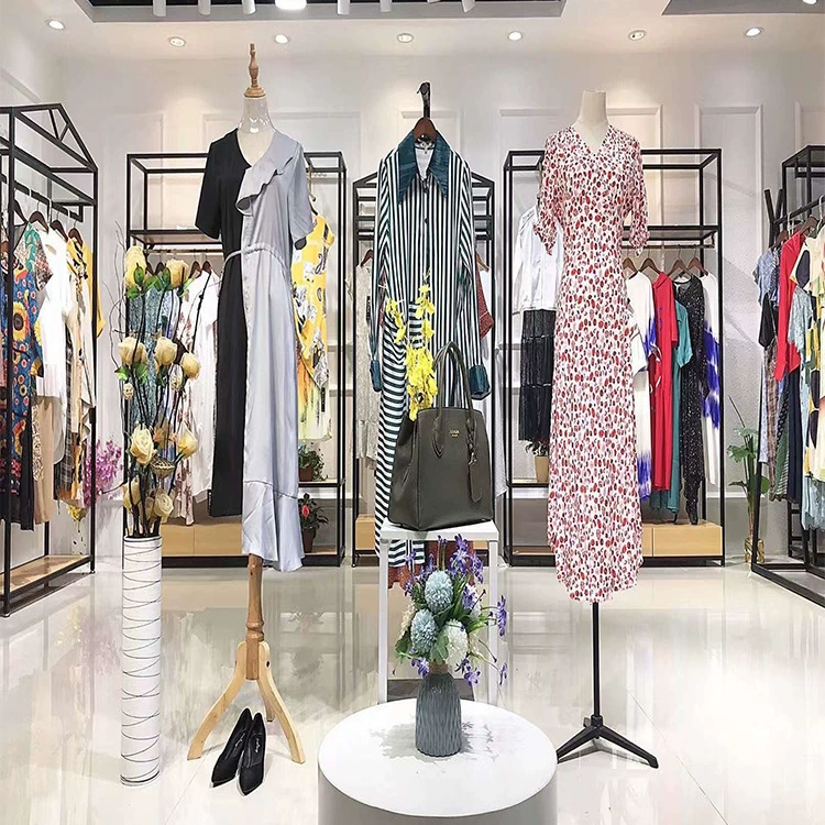 Cai Zhili 22 летнее новое платье в прямом эфире