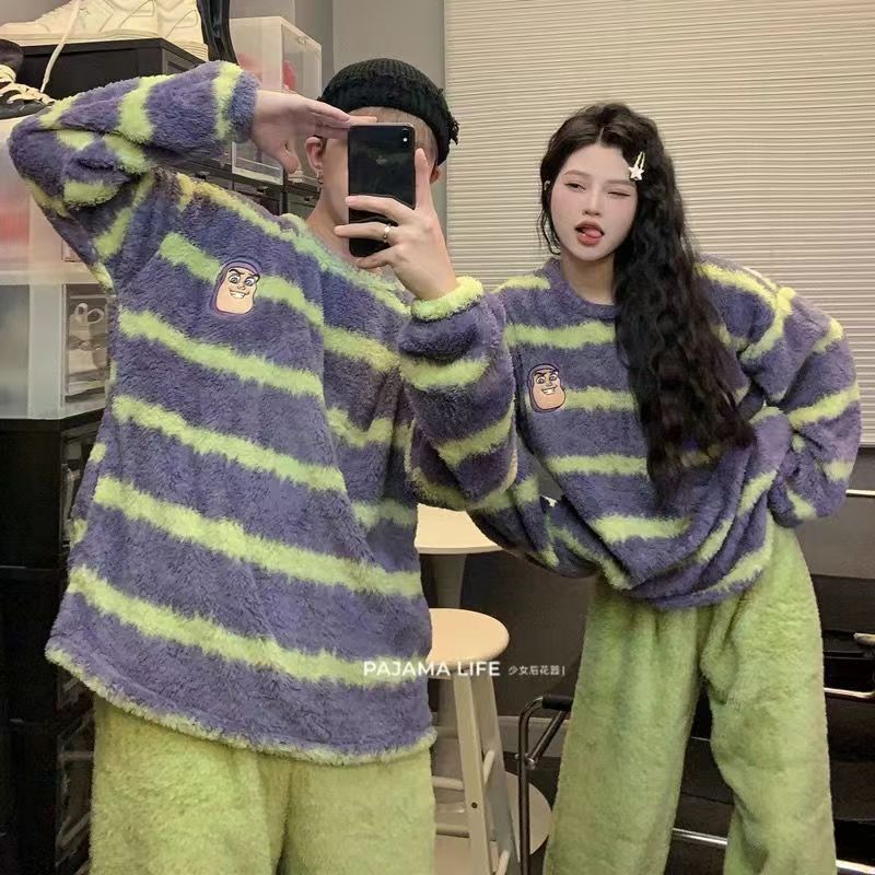 Transmisión en vivo de invierno transfronterizo cálido más pijamas engrosados de terciopelo mujeres lindo rebeca de solapa de ins servicio a domicilio de una pieza