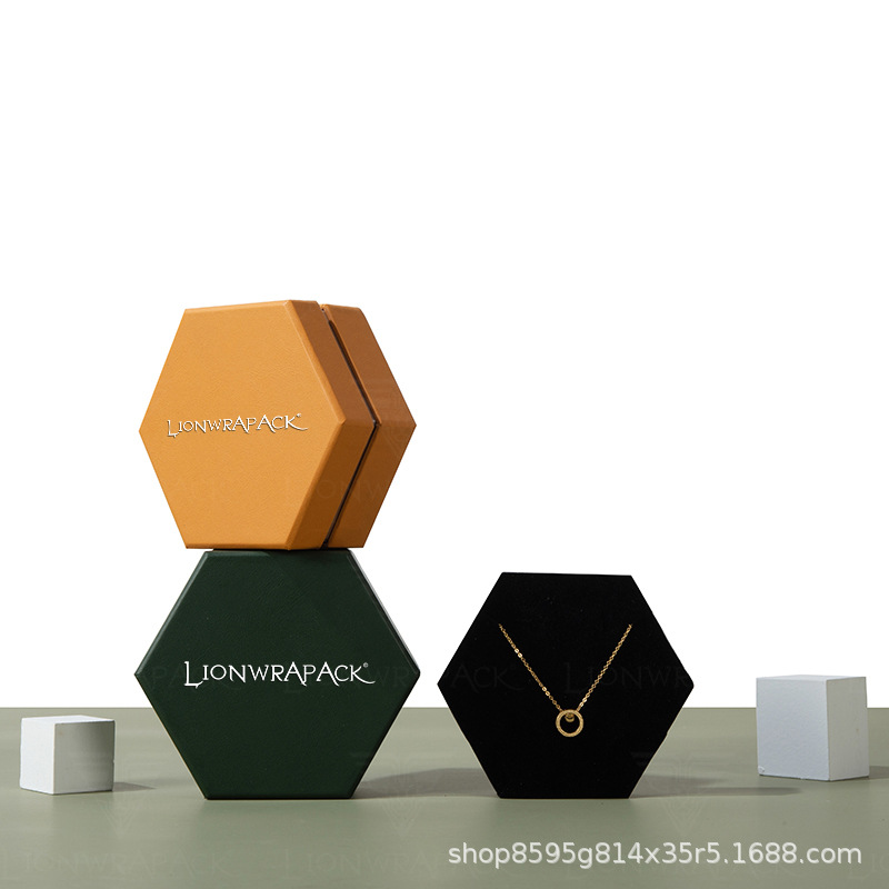 非现货2024新设计首饰盒包装适用于戒指耳环项链的六边形珠宝盒